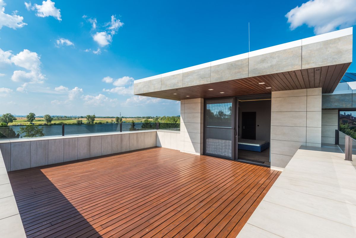 Sample: timber decking