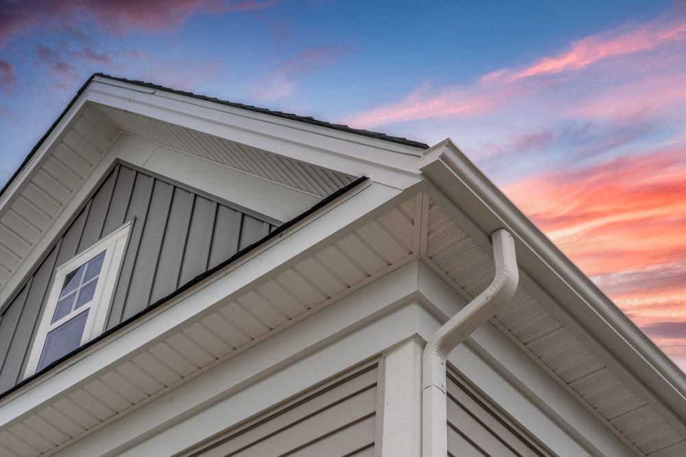 Roof edge and guttering detail